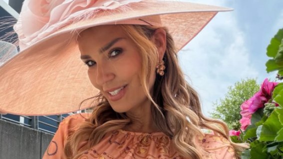 Na trkama sa kraljem Engleske: Marijana Mateus u centru pažnje, elegancija u prvom planu, pa šok obrt (FOTO)