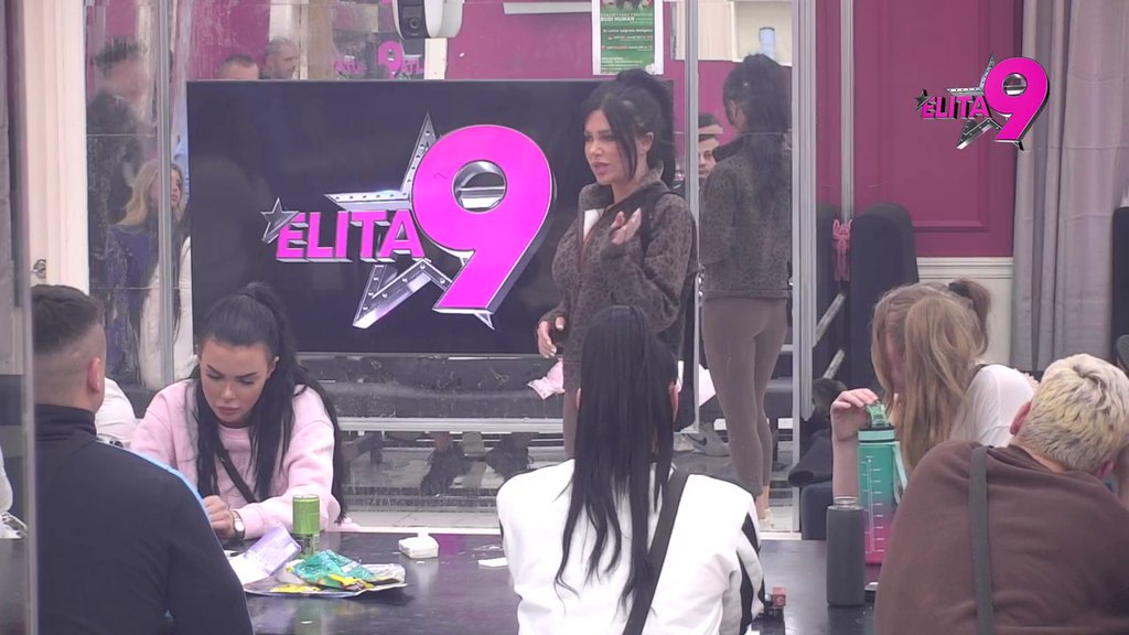 IMATE ODNOSE U KREVETU GDE JE TRUDNICA! Pukla bruka: Asmin i Maja osramoćeni pred svima, više ne mogu da se izvuku (VIDEO)