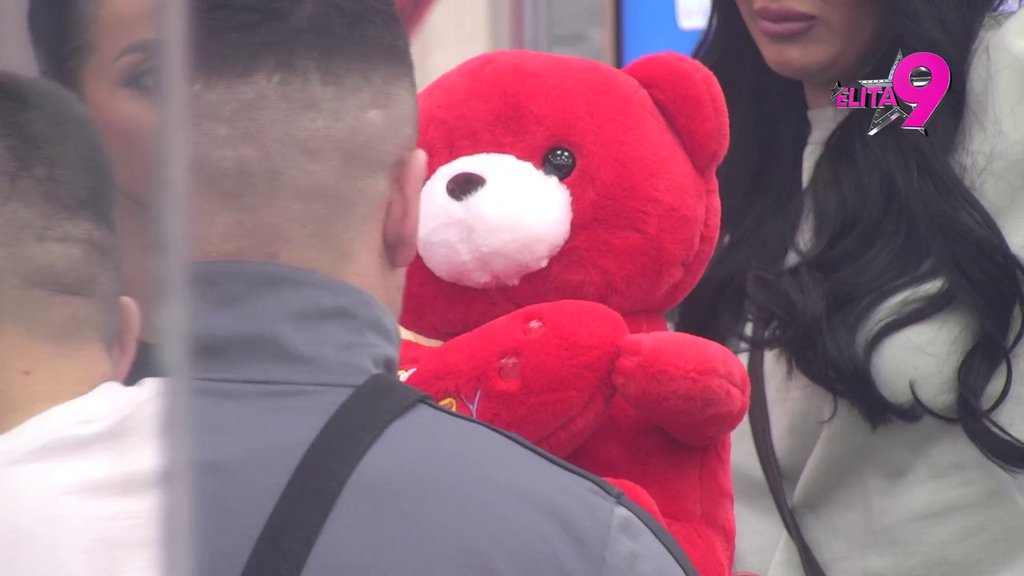 Podrška zakazala! Terza i Sofija dobili samo jedan poklon, Uroš odmah razrešio rebus: Posprdali su se sa vama, pozdravi MEDU! (VIDEO)