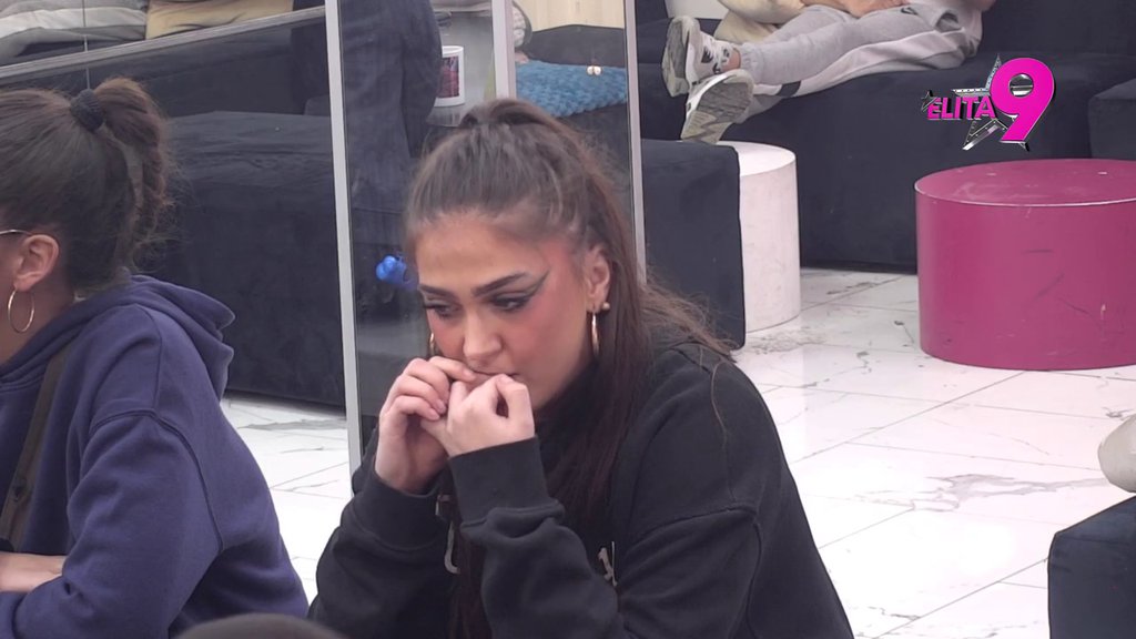 SUKOB KOJI JE ESKALIRAO! Anastija polila Boru, on ne prestaje da je urniše: Ne bih te pipnuo ni bacačem plamena (VIDEO)