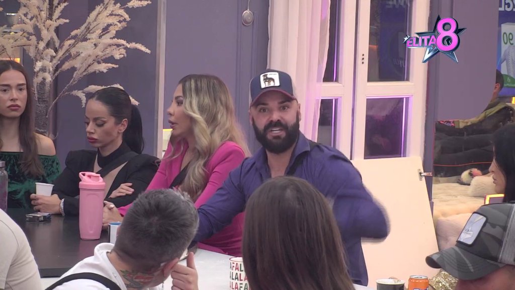 Mnogi su naloženi da me unište, od večeras kreće moje pranje: Ena Čolić razvezala jezik i uvredama demolirala Anđelu! (VIDEO)