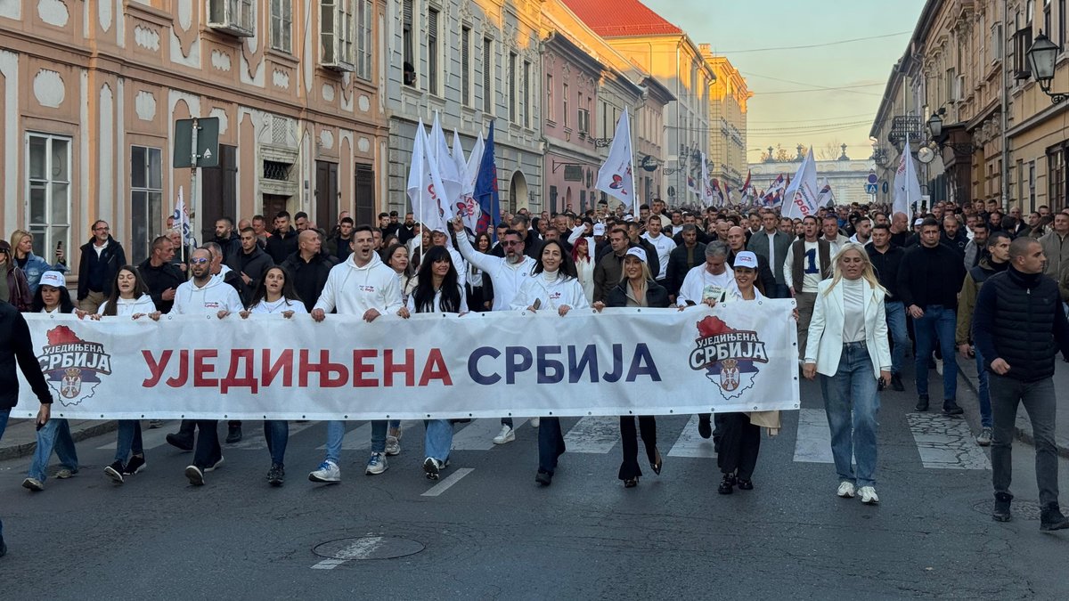 Ujedinjena Srbija u Novom Sadu: 'Ruzmarin' se ori, pogledajte atmosferu! (VIDEO)