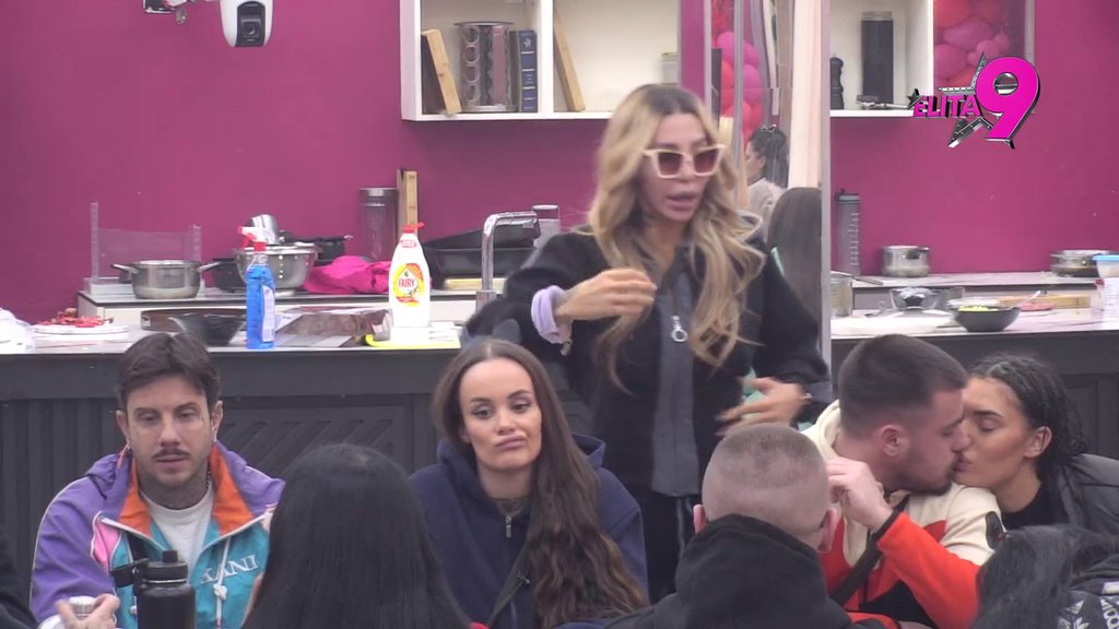 IDI, BACI SE U JEZERO! Luka se pogubio, Anita mu NE DA DA PISNE, učesnici ga RAZAPELI! (VIDEO)