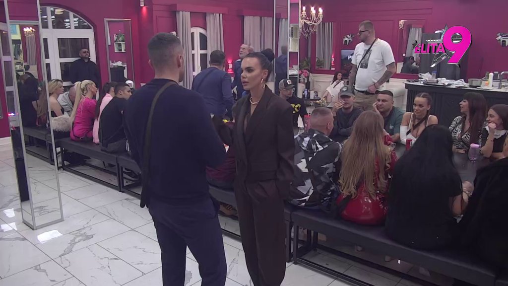 Uložila zadnji atom snage da ga ućutka: Anita radi punom parom, na sve načine pokušava da zaustavi Anđela! (VIDEO)