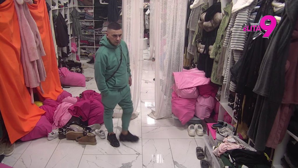 PALA MU ROLETNA! Kad je video šta je Teodora obukla Bebica doživeo FRAS! (VIDEO)