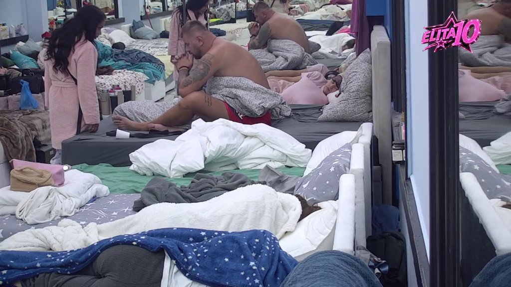Kao rogovi u vreći! Janjuš i Sandra se već ponašaju kao da su u braku, on joj poručio: Digneš mi živac od ranog jutra (VIDEO)