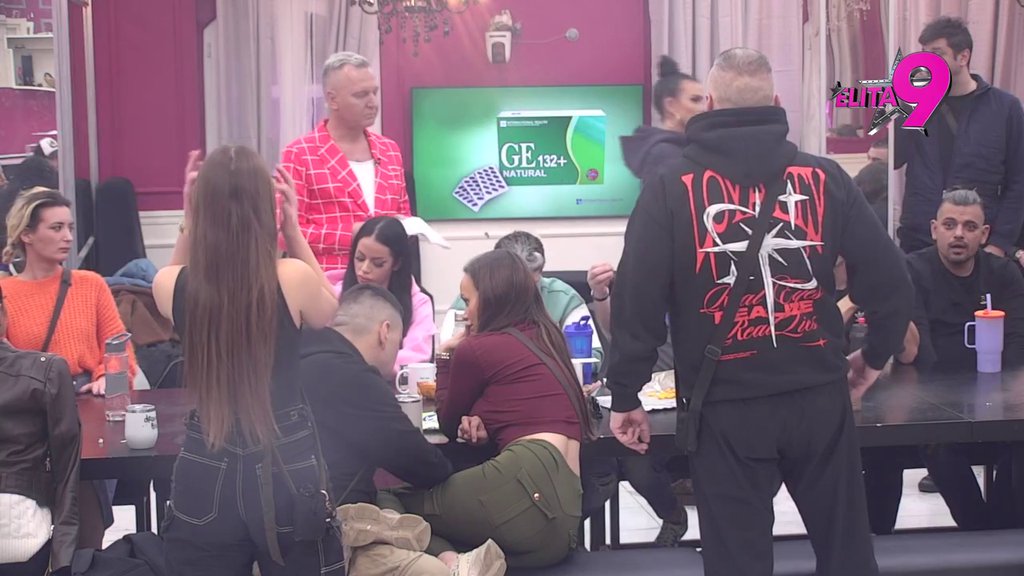 GLEDAOCI, DA, DOBRO ČUJETE! Svima popadale vilice zbog Kačavendinog priznanja, otkrila da je Anđelo hteo se*s sa njom: Govorio je da bi me nabio uza zid i hvatao za vrat (VIDEO)