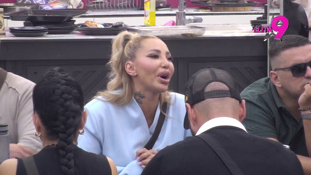 Reže britkim jezikom kao niko: Maja demolirala Aneli brutalnim prozivkama, leti perje na sve strane! (VIDEO)