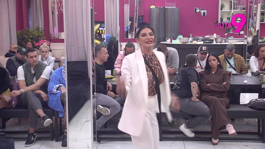 Likuje na sav glas: Aneli se slatko ismejala zbog Janjuša i Kačavendu, pa bivšoj drugarici udelila savet! (VIDEO)