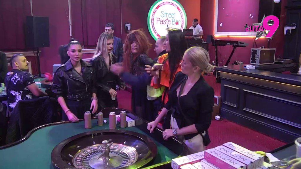 HAOS NA POČETKU ŽURKE! Uroš ušao u sukob sa Advokaticom i Asminom, obezbeđenje napravilo živi zid (VIDEO)