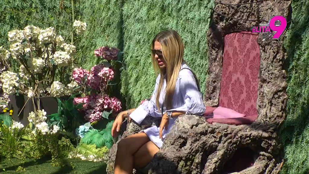 Stanija je bacila oko na Apolona jer on i ja imamo podršku! Aneli ubeđena da Dobrojevićka MUVA Anđela SVIMA U INAT! A Maju i Alibabu razbucala: Prljavi, čupavi, gadni... (VIDEO)