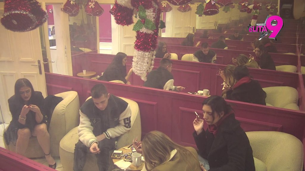 Kuknjava i jauci odzvanjaju pušionicom! Dača očitao Sofiji lekciju, ona ne dolazi sebi: Molim se Bogu svaki dan da mi je majka ovo oprostila! (VIDEO)