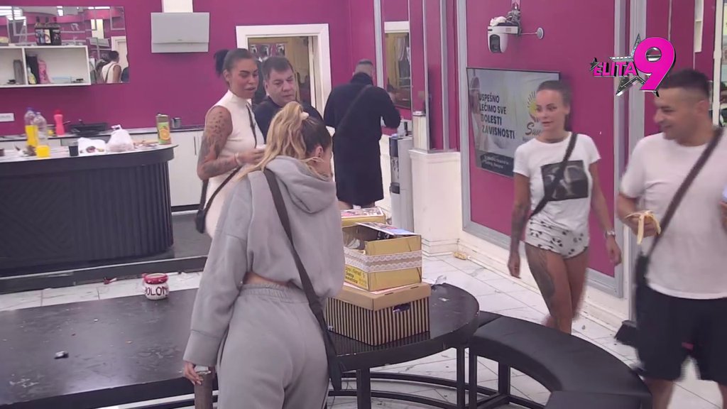 Stiglo iznenađenje za Bebicu i Teodoru: Njima popadale vilice kad su videli šta su dobili (VIDEO)