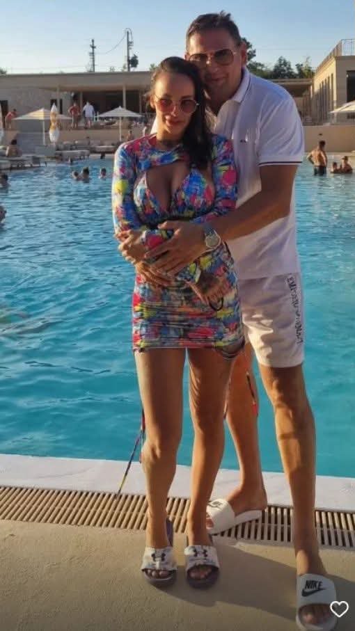 Skandalozna veza o kojoj je brujao Balkan! Teodora dva dana posle veridbe PREVARILA Bebicu s Đukićem, a ovako je izgledala njena afera s nekoliko DECENIJA STARIJIM Takijem! (VIDEO)