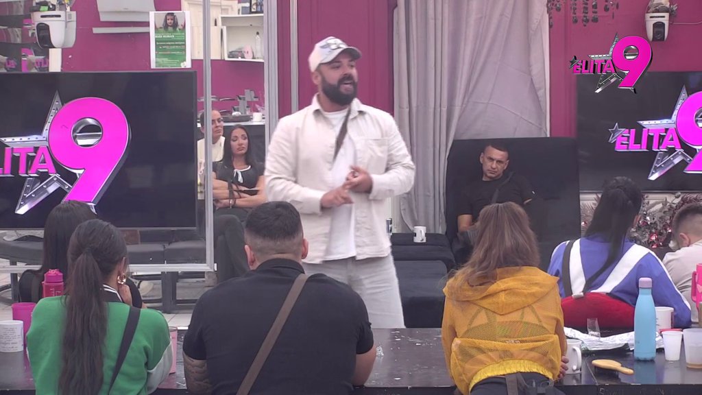 Mene je izdvojio, a sada je za nju rekao... Luka dao svoj sud o šteku, a onda je Teodora vratila Đukiću milo za drago (VIDEO)