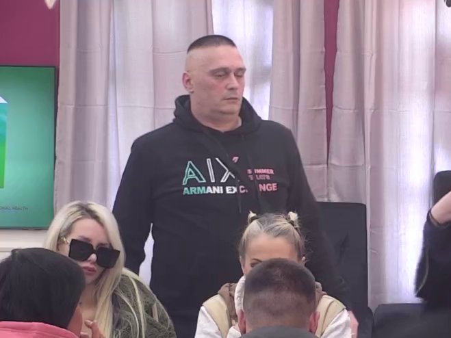 Ona juri glavnu priču, brak sa Matorom, veza sa Zolom... Sale Luks ubo Anitu DIREKTNO U CENTAR, Luka menja boje! (VIDEO)