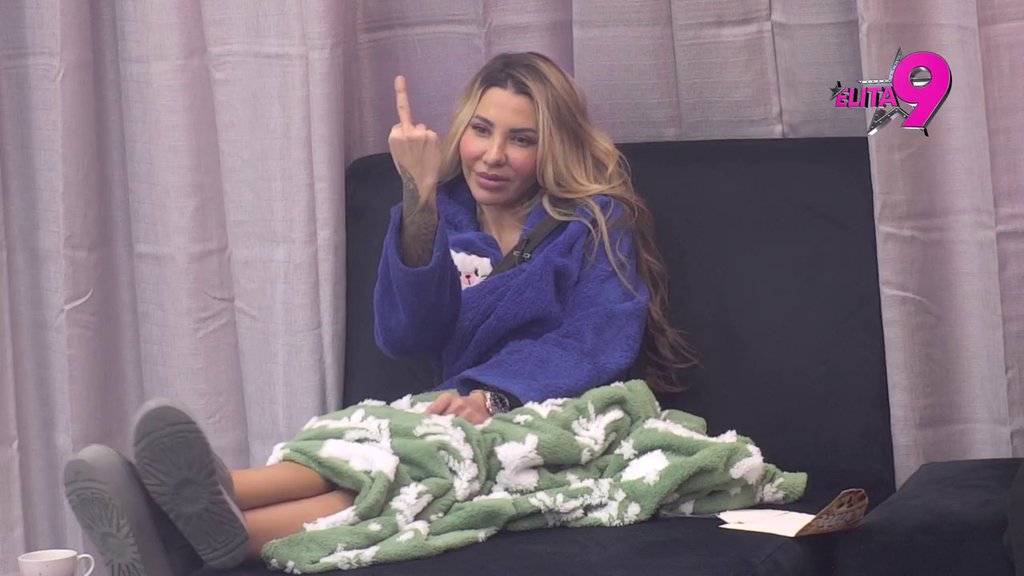 Bez šminke liči na Vendi, ali sutra će dobiti nadimak: Alibaba besan kao ris na Maju, sprema joj pakao! (VIDEO)