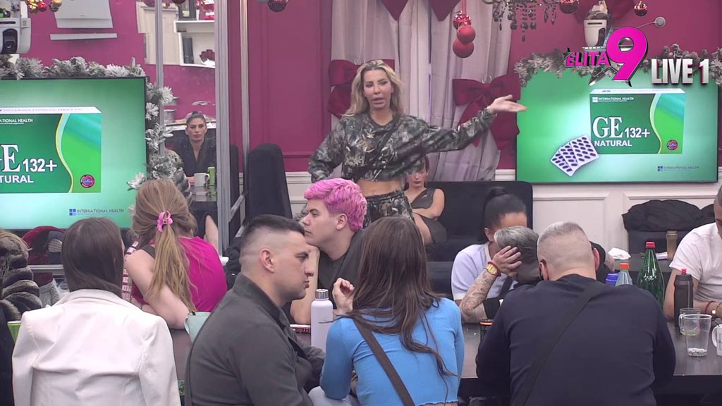 ZBOG OVE ANKETE SVI POKUŠALI DA SE OPRAVDAJU: Aneli tvrdi da su za sve zaslužni Luka i Asmin (VIDEO)