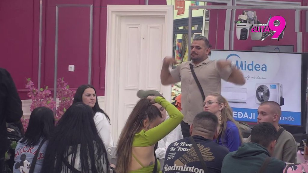 Ko zna kako joj je prenela... Bora Santana otkrio koliko je Mirela uticala na Milicu Kemez tokom razvoda, pa priznao: Njena sestra iz Novog Sada nam je više puta bila u kući nego ONA! (VIDEO)