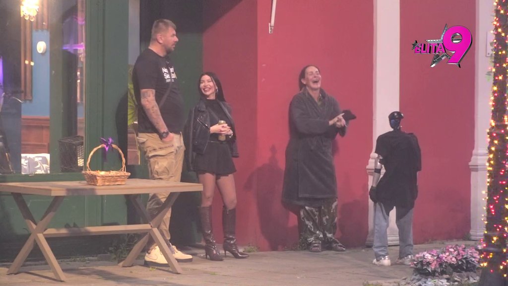 Ti si moj brat, a ona moja k*ravela! Toša priredio specijalne poklone za Janjuša i Kačavendu, Vanja pokušala da odglumi ravnodušnost (VIDEO)