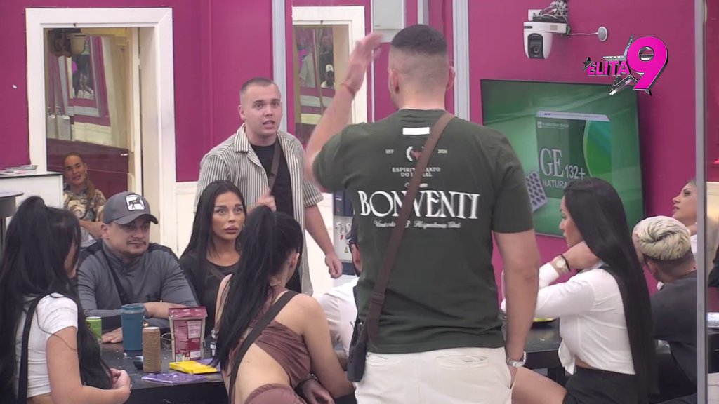 Gori od besa: Anđelo zaurlao na Daču iz petnih žila, urniše ga prozivkama za sve pare! (VIDEO)