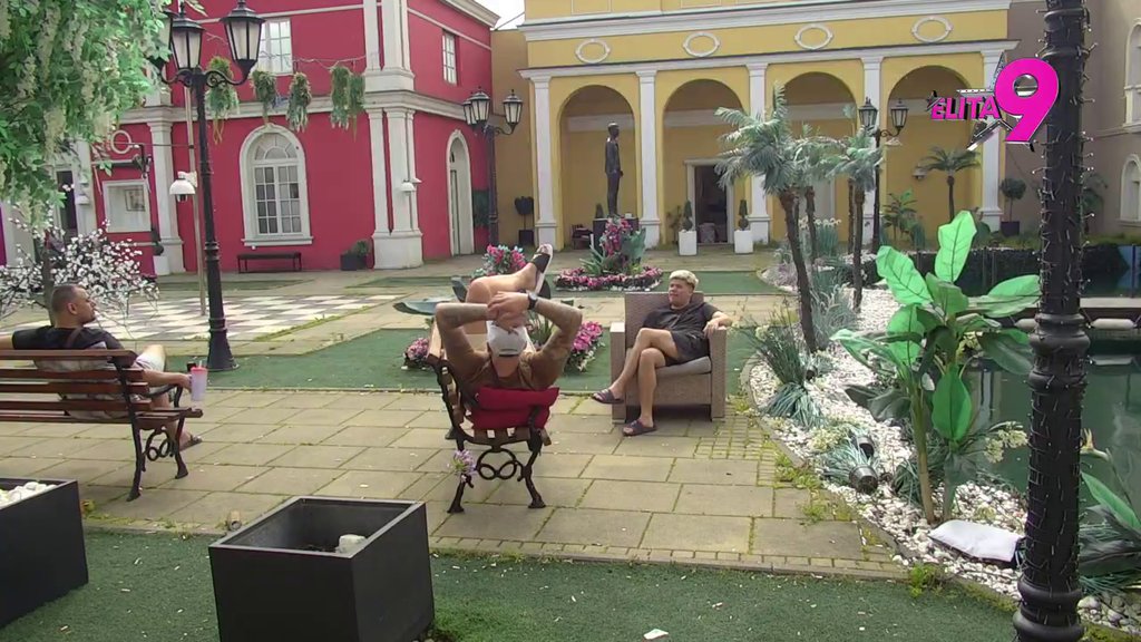 Frizer iz pakla: Janjuš kuka na sav glas zbog Uroševog blanširanja, a Bora i dalje vuče posledice (VIDEO)