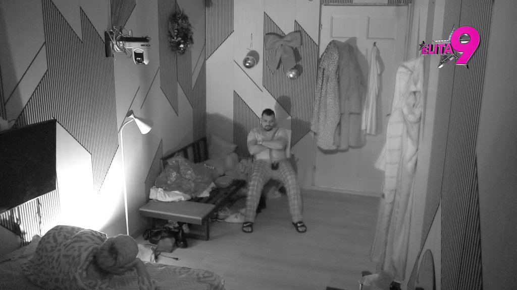 REŠIO DA MU POMOGNE: Uroš sve vreme kraj Bore nakon haosa sa Anastasijom, stavio mu do znanja šta želi od njega (VIDEO)