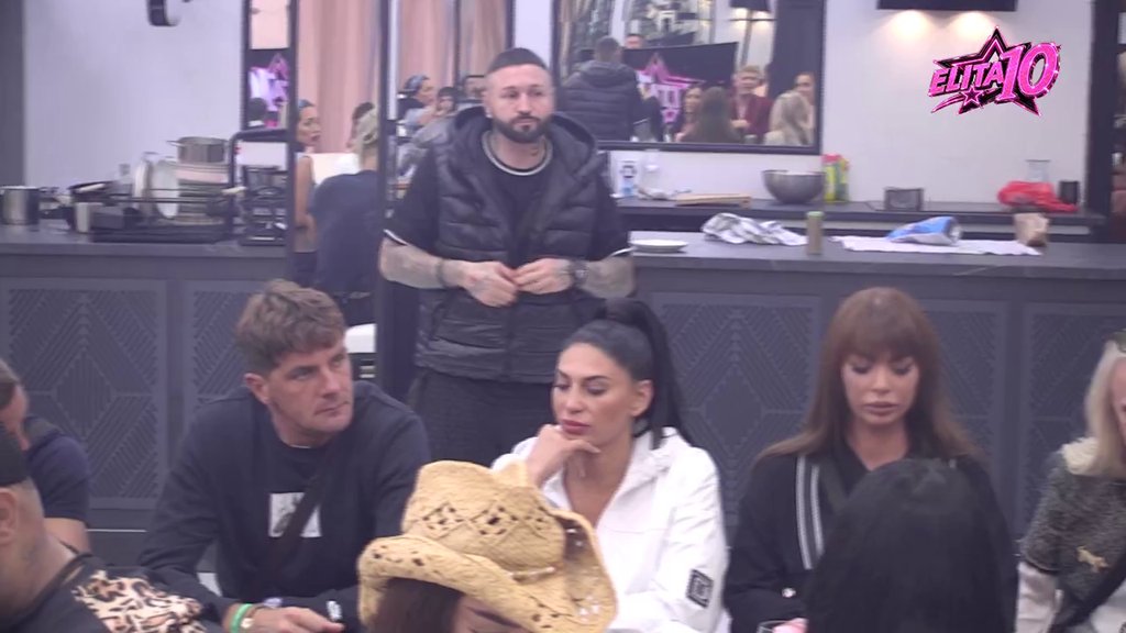 Izneo sve karte na sto! Uroš rešio da progovori o odnosu Anđele i Karića, pa otkrio zanimljive detalje: Car i Janjuš imaju netrpeljivost (VIDEO)