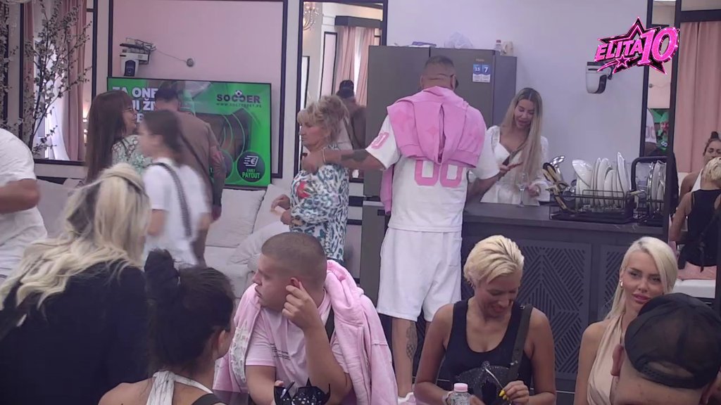 Sa Poršelinom opšti, a Aneli mu i dalje PRVA NA PAMETI! Car se opet zakačio za Ahmićku, odmah je ispitao o pomirenju sa Đukićem (VIDEO)