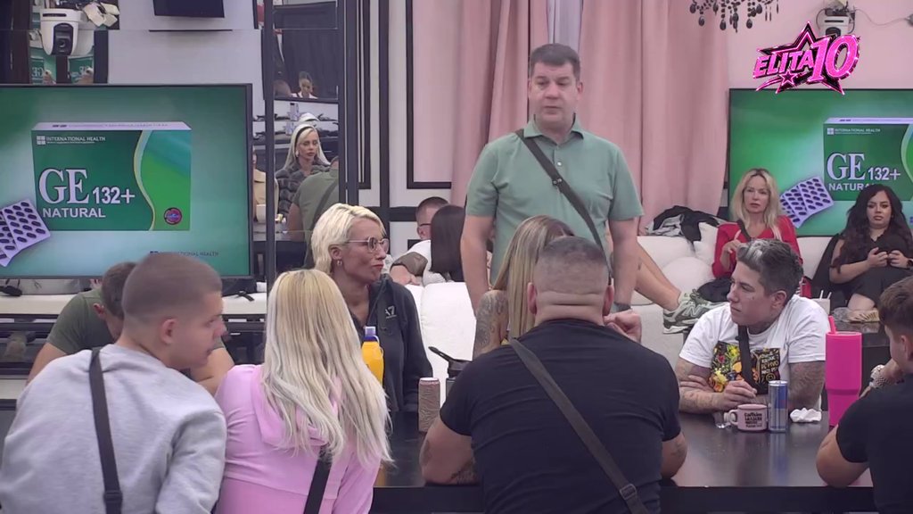 Ovo je takav blam od nominacije: Marinković ovog puta poštedeo Aneli, pa ga Anđela dočekala na zub zbog njegovih reči! (VIDEO)