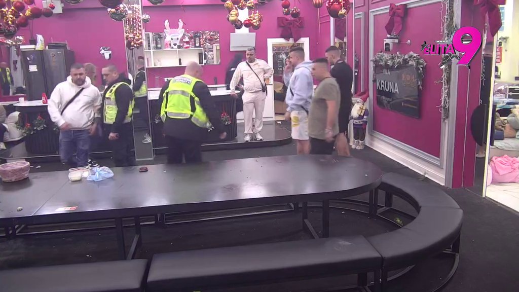 HAOS U ELITI! Asmin i Bebica u žestokom verbalnom okršaju, za sve je kriva Teodora! (VIDEO)