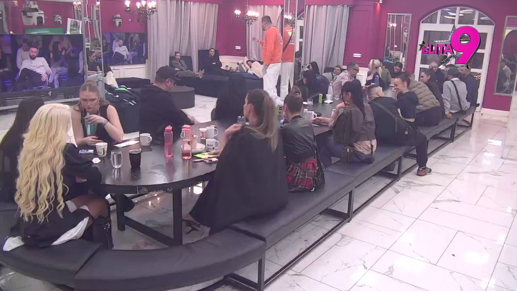 Rastavio je na proste činioce! Janjuš ne može da podnese sve veće blamiranje Milene Kačavende, pa šokirao zaključkom: Prebacuje na moju ljubomoru da se ne bi pričalo o... (VIDEO)