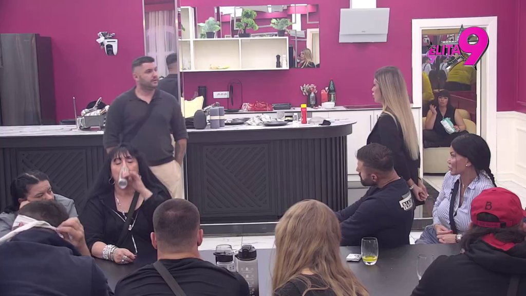 MUK U BELOJ KUĆI: Asmin obelodanio najmračnije tajne Site Ahmić, ove priče teraju jezu u kosti! (VIDEO)