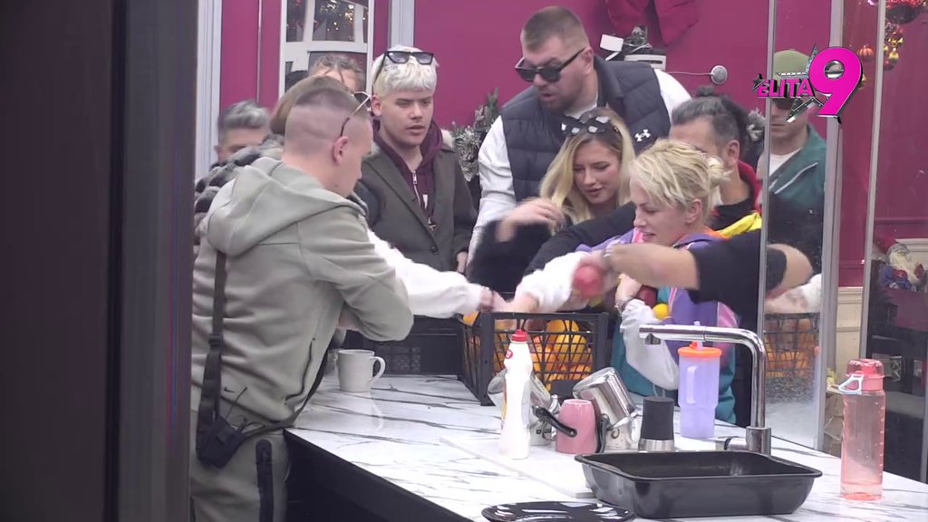 Ništa im nije dovoljno: Takmičari i ovu priliku iskoristili da se otimaju zbog nagrade Velikog šefa! (VIDEO)