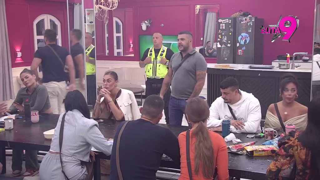 Novi haos za crnim stolom! Dok je Maja branila svoje postupke, Matora ne štedi reči na Asmina, pa ga Dača dokrajčio: Pričao si za nju da... (VIDEO)