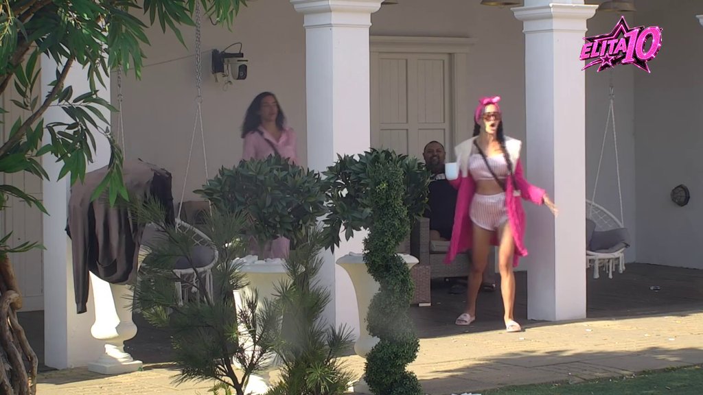 Ne može da dođe sebi od šoka! Poršelina odmah pecnula Terzu: Neizmerno se zahvaljuje Aleksandri Barać, pa nastavila slavlje (VIDEO)