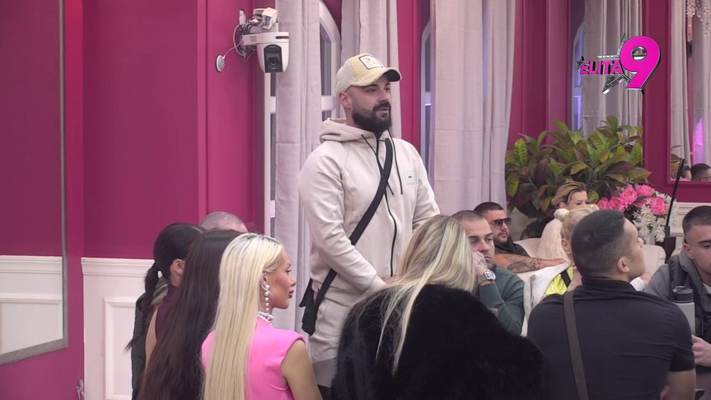 Aneli na aparatima: Maja sigurna da je Luka lud za njom, u svom stilu mu od mozga pravi kašu! (VIDEO)