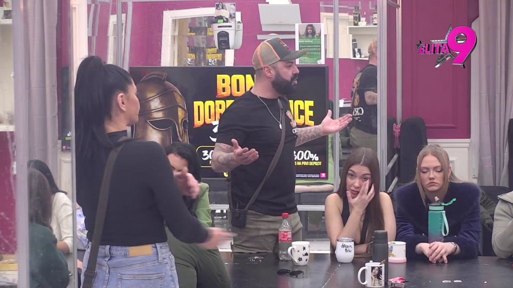 AKO JE NEŠTO RUŽNO REKLA, SA MNOM JE ZAVRŠILA... Luka spreman da zarati svojom majkom zbog Anite, stao na stranu svoje devojke! (VIDEO)