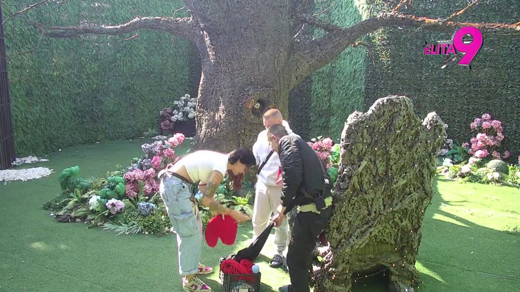 SPREMITE SE ZA 96 URNEBESNIH SATI: Mina, Dačo i Nerio postaju Štrumpfovi, ovo se ne propušta (VIDEO)