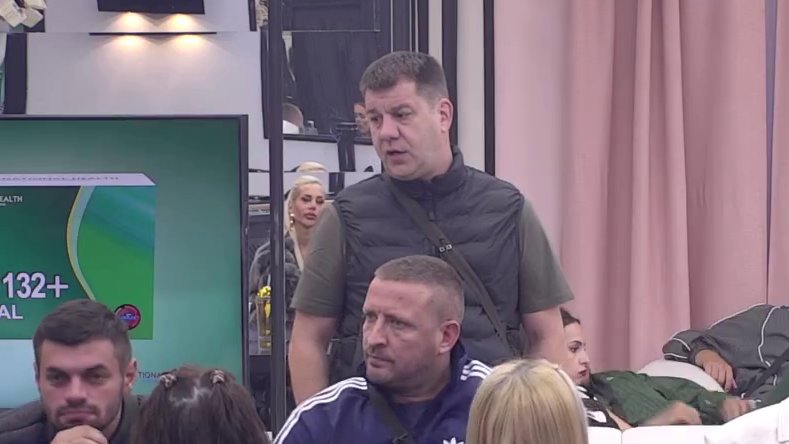 Ivan brutalno ponizio Anđelu pred svima! Spomenuo Gastoza i Cara, sasuo joj sve u lice (VIDEO)