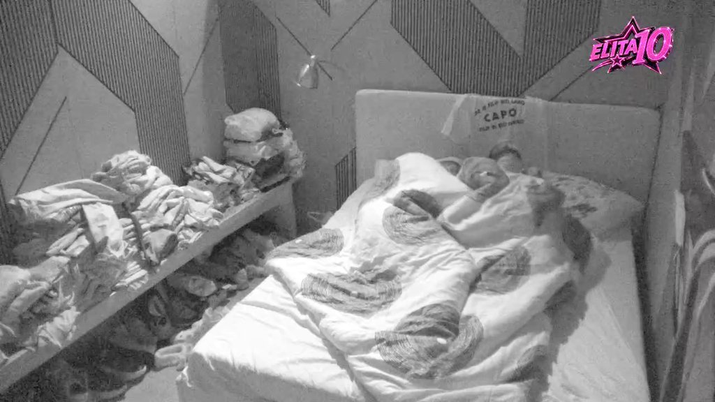 Red pomirenja, red haosa: Aneli i Car se zavukli pod jorgan, a onda je usledila nova drama! On urla, ona plače (VIDEO)