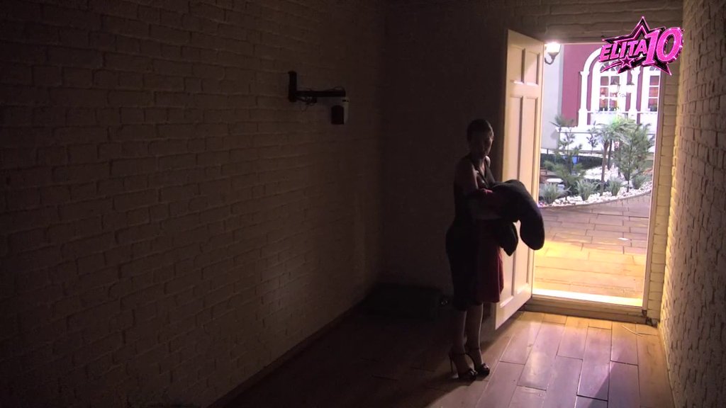 Udario restrikcije! Dača zabranio Lauri da ima intimne odnose na čaršafu njegove babe (VIDEO)