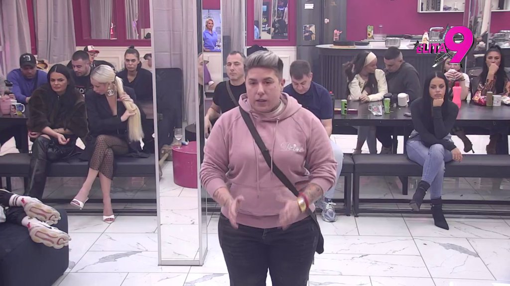 Poludela: Matora gori od besa jer Anđelo ne priznaje da bi Kačavendu razvalio kao buldožer, brutalno ga oblatila! (VIDEO)