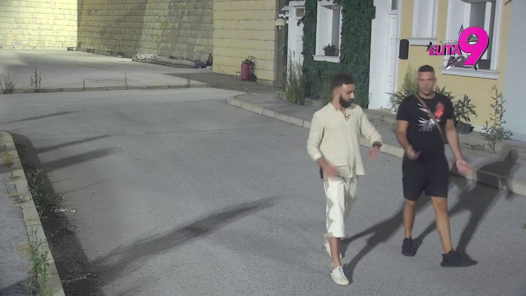 Razvezao jezik: Anđelo svim silama ispljuvao Anitu Stanojlović, ne može očima da gleda nju i Luku! (VIDEO)