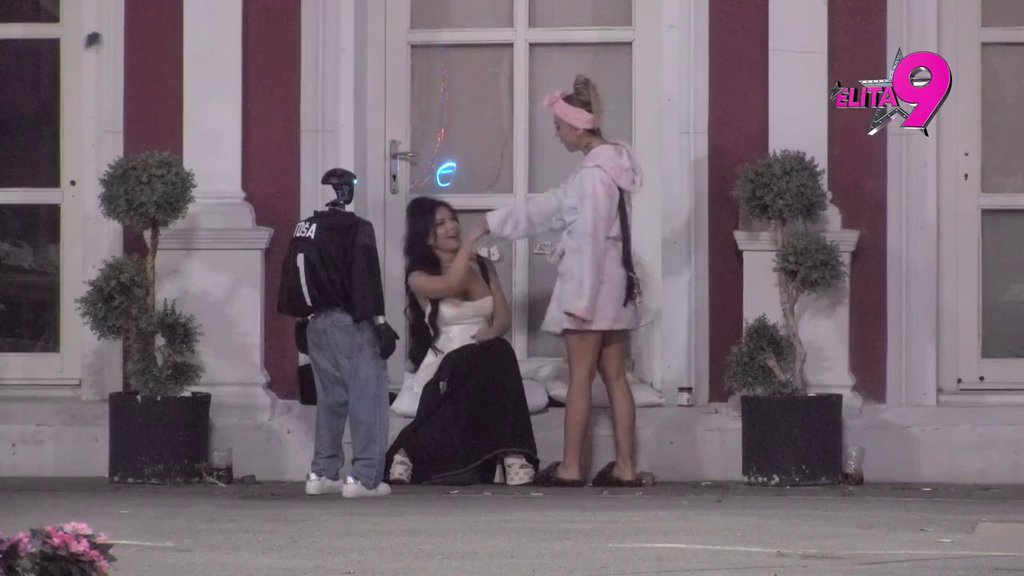 Navijam da prođu crna i plava! Nakon pomirenja Stanije i Aneli, za Pink.rs se oglasila Poršelina, žestoko ponizila Asmina: Hvata se za ribetine!