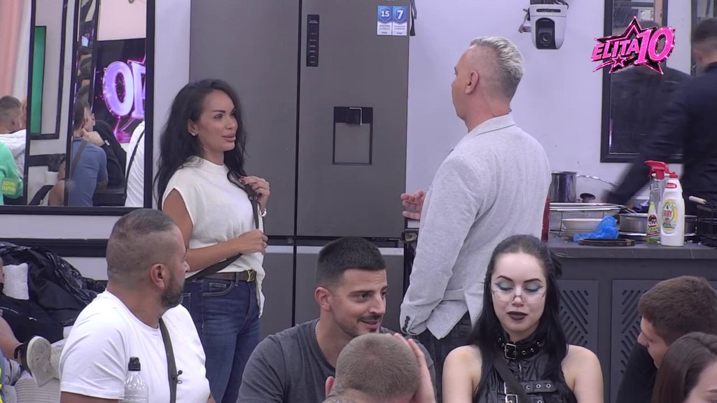 Janjuš izneo da više ne sumnja u Sandrina osećanja, pa ga Uroš spotakao pomenuvši Mateju i Baju (VIDEO)