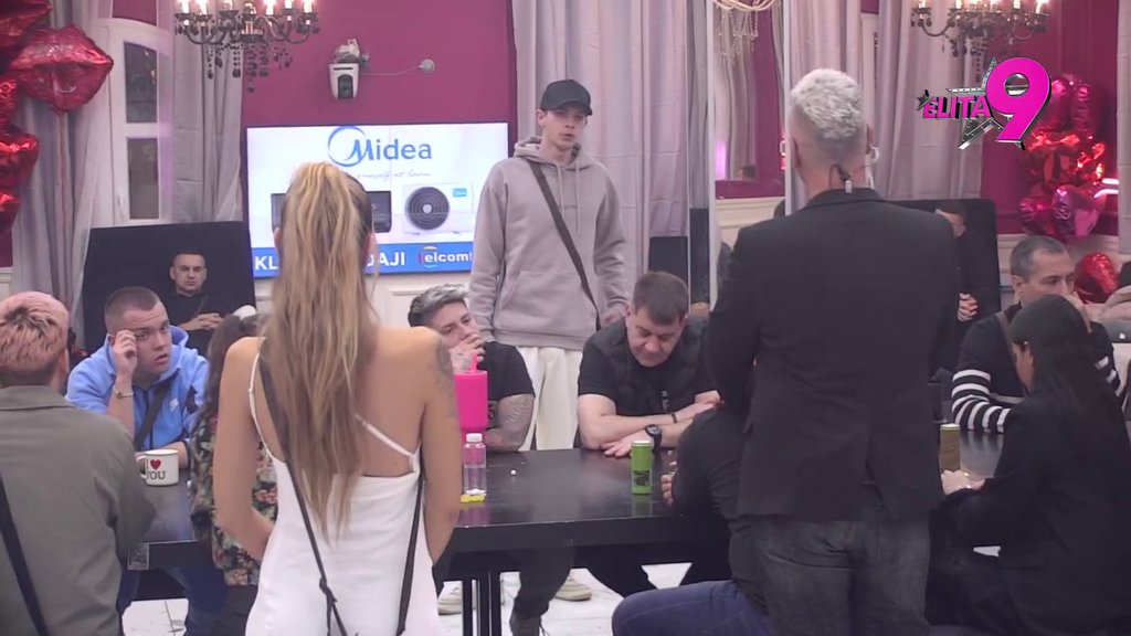 Urlikanje umalo slomilo prozore! Totalni razor Ahmića! Nerio i Aneli dreče jedno na drugo: Ova žena i moja ćerka su mi najpreče na svetu (VIDEO)