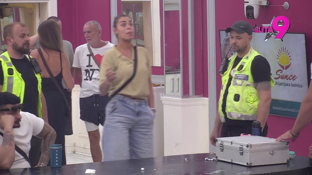 LETI PERJE! Ne dozvoljavaš mi da nemamo komunikaciju: Viktor pokušava da se ogradi od Mine, ona mu najavila PAKAO! (VIDEO)