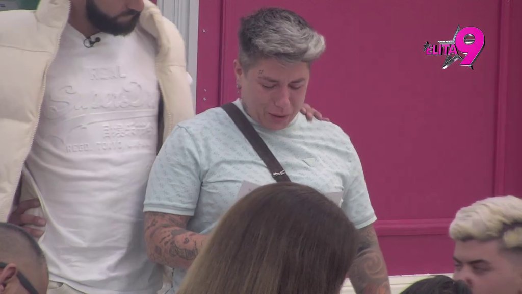 Matora grca u suzama: Zbog očeve poruke van sebe, uspomene s pokojnom majkom je dotukle kao nikad! (VIDEO)