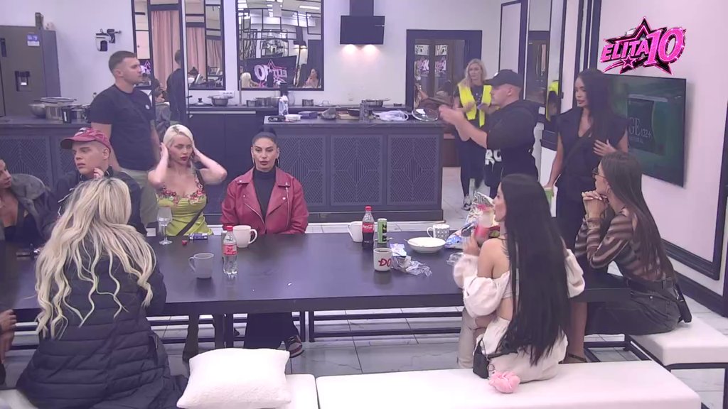 Hajde da stavimo komplekse sa strane: Dača ispljunuo sve šta misli o Anđeli, ona se totalno ogradila od njihovog druženja! (VIDEO)